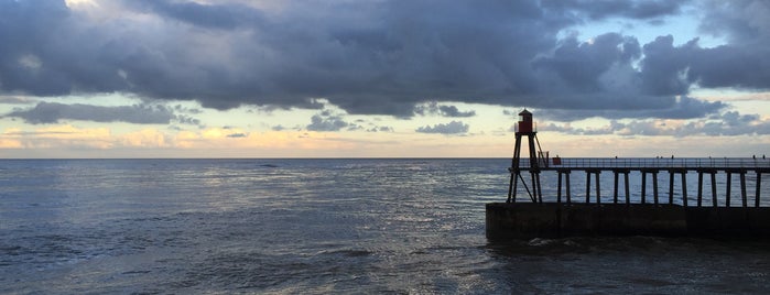 West Pier Lighthouse is one of Bea'nın Beğendiği Mekanlar.