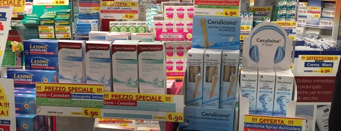 Farmacia Uberti Giacomo is one of Tempat yang Disukai Bea.