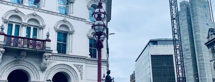 Holborn Viaduct is one of London.