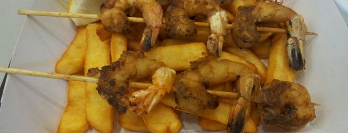 London Fish And Chips is one of Tempat yang Disukai Mauro.