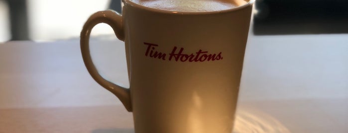 Tim Hortons is one of Jose Luisさんのお気に入りスポット.