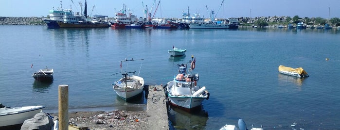 Yalıköy Limanı is one of Orte, die Etiketevi gefallen.