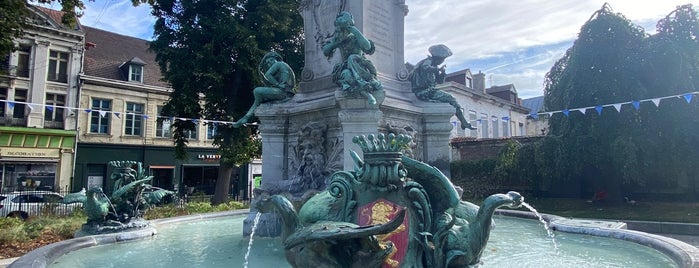 Fontaine et Monument à Watteau is one of D'un lieu à l'autre autour du Square Watteau....