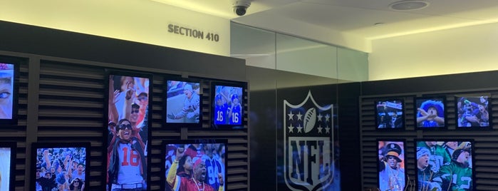 NFL Headquarters is one of New York City to-do list.