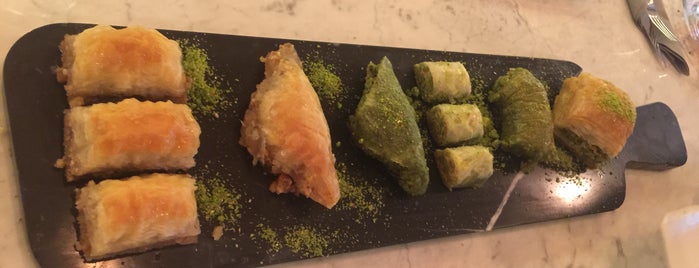 Pare •baklava•bar• is one of İstanbul.
