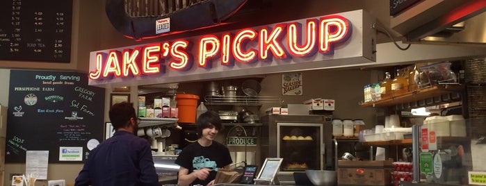 Jake's Pickup is one of Tempat yang Disukai Daryn.