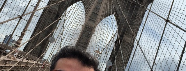 Brooklyn Bridge is one of Tempat yang Disukai Fabio.