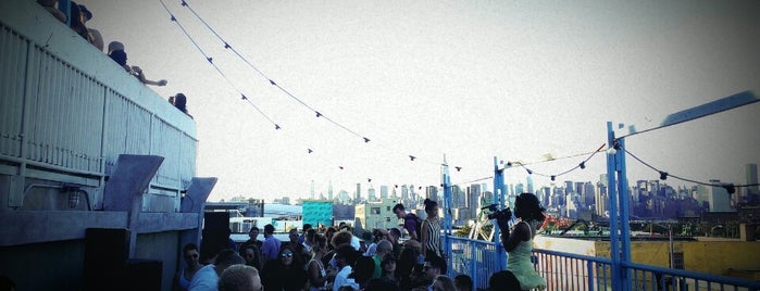 Canopy Bar is one of rooftop brooklyn skyline.
