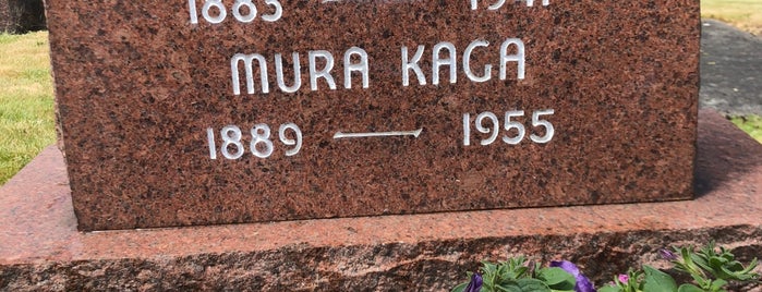 Rose City Cemetary is one of Susan : понравившиеся места.