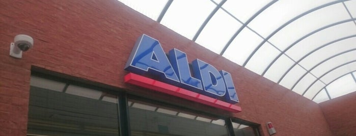 ALDI is one of Lugares favoritos de Delphine.