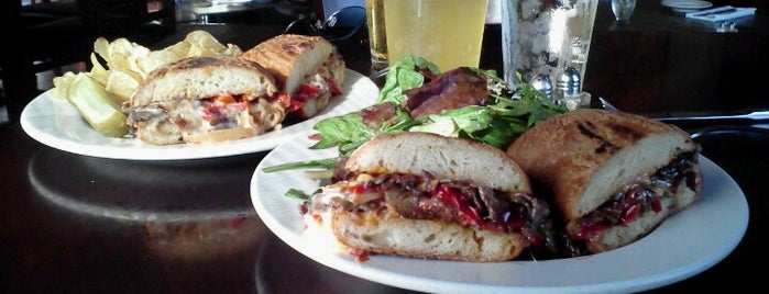 The Main Ingredient Ale House & Café is one of Lunch / Dinner Spots.