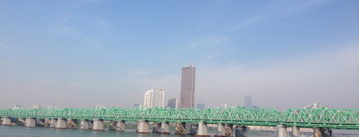 Hangang Railroad Bridge is one of 한국 관광지【서울】.