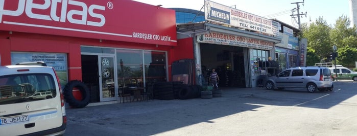 Kardeşler Oto Lastik Servisi is one of สถานที่ที่ TİMUR ถูกใจ.