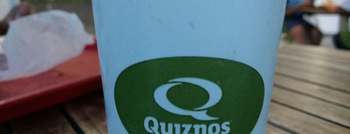 Quiznos Sub is one of สถานที่ที่ Daniel ถูกใจ.