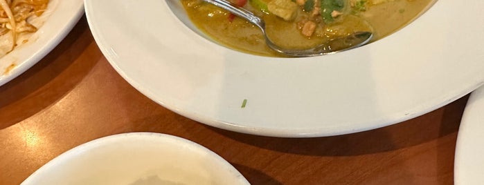 Thai Meal is one of Posti che sono piaciuti a Josh.