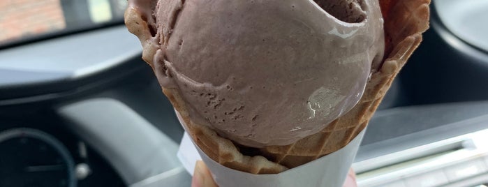 The Revolution Ice Cream Co. is one of Posti salvati di Kimmie.