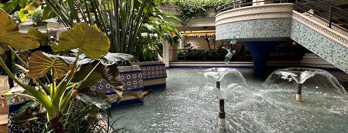 Mayfair House Hotel & Garden is one of Miami 2019.