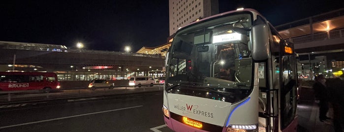 JR岡山駅西口バス乗り場（岡山全日空ホテル前） is one of バスターミナル.