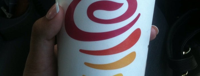 Jamba Juice is one of Lugares favoritos de Andrew.