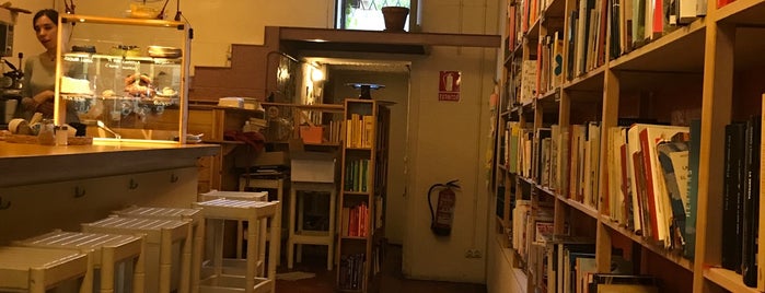 Babèlia Books & Coffee is one of cafés..