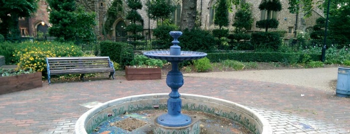 St Mary's Gardens is one of Ralph 님이 좋아한 장소.