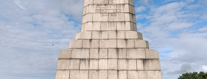 Dundee Law is one of Best of Dundee.