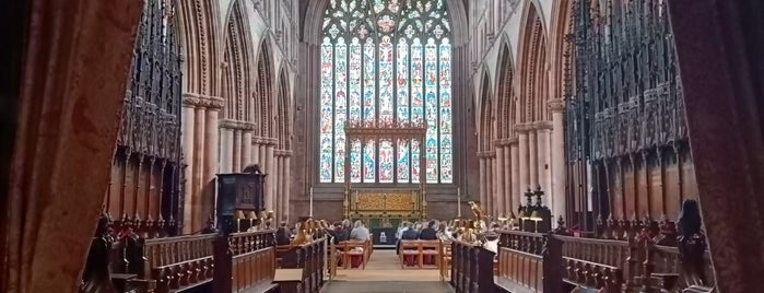 Carlisle Cathedral is one of Carl'ın Beğendiği Mekanlar.