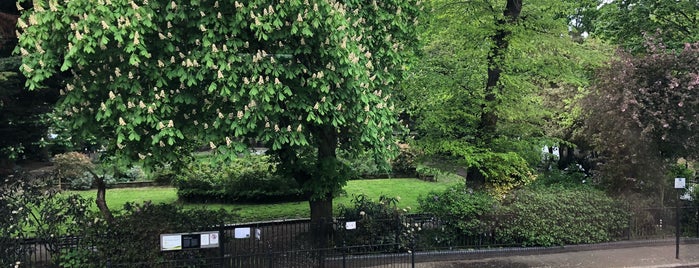 Barnsbury Square Garden is one of London.
