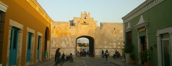 Puerta de Tierra is one of Ahk'ìin Pech.
