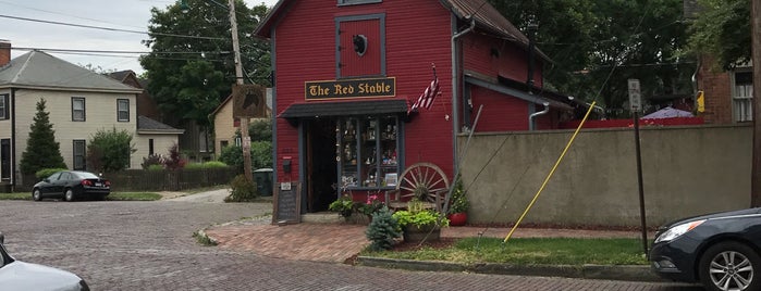 The Red Stable German Village Souvenirs & Gifts is one of Brandon 님이 좋아한 장소.