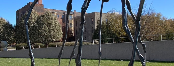 Pappajohn Sculpture Park is one of Localities.