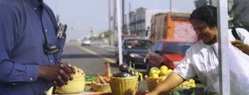 The Mo' Better Food Market is one of Oakland Area Farmers Markets.