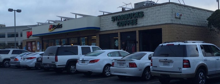 Starbucks is one of สถานที่ที่ Soowan ถูกใจ.