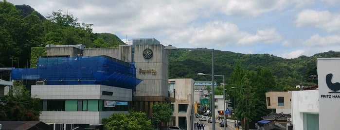 Cafe Terrace (카페 테라스) is one of 경복궁 일대.