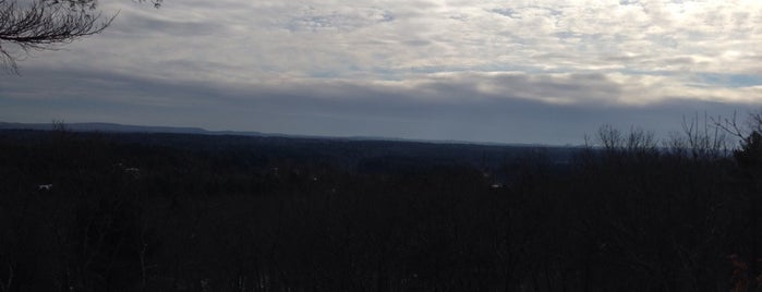 Noon Hill Reservation is one of Lieux qui ont plu à James.