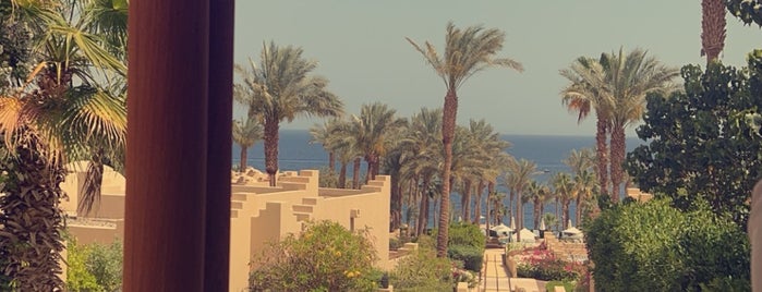 Beach at Four Seasons Resort is one of Cairo.