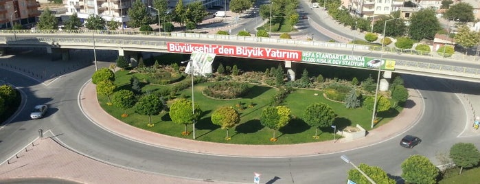 Altıyol Kavşağı is one of Lugares favoritos de Abdullah.