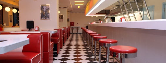 Intergalactic Diner is one of Lugares favoritos de Aleksandar.