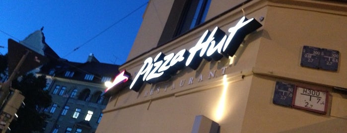 Pizza Hut is one of Tempat yang Disimpan N..
