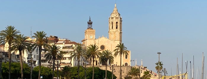 El Castell is one of Sitges -eating and things to do.