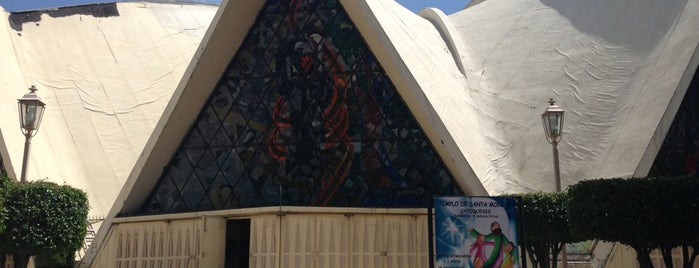Iglesia Santa Monica is one of Tempat yang Disukai Ernesto.