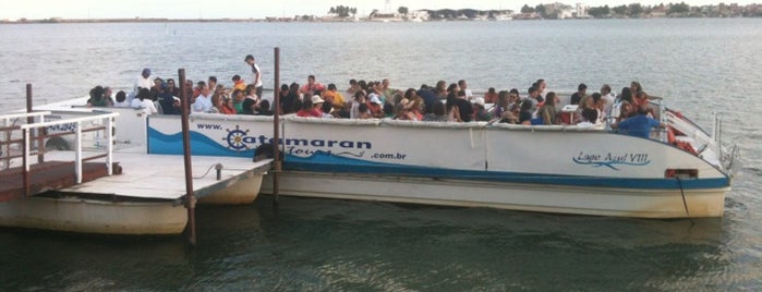 Catamaran Tours is one of lugares.