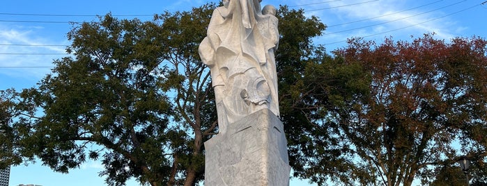 Monument To The Immigrant is one of New Orleans.