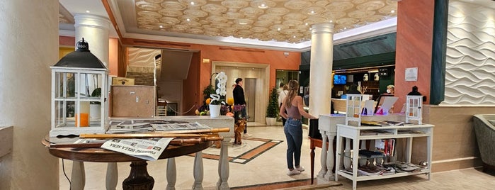 Best Western Grand Hotel Adriatico is one of Florence.