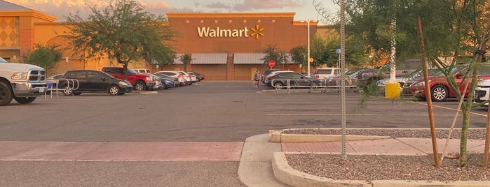 Walmart Supercenter is one of <3.