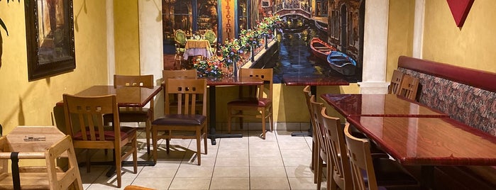 Nicolosi's Italian Restaurant is one of Places To Try.