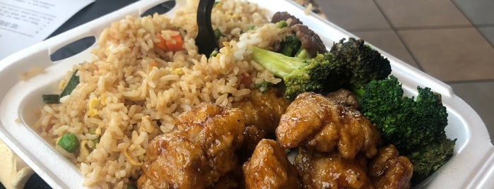 Panda Express is one of Tylerさんのお気に入りスポット.