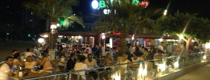 Bulvar Emirgan Cafe is one of สถานที่ที่บันทึกไว้ของ ayhan.