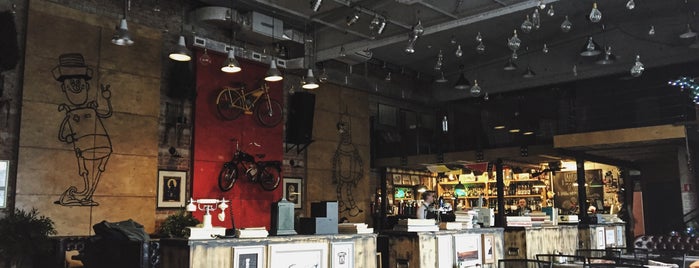 Лофт-Бар Архив is one of Кафе и рестораны.