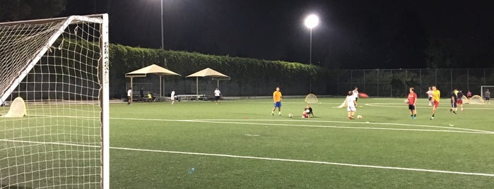 Soccer Field at Arcadia City Hall is one of Lieux qui ont plu à Meshari.